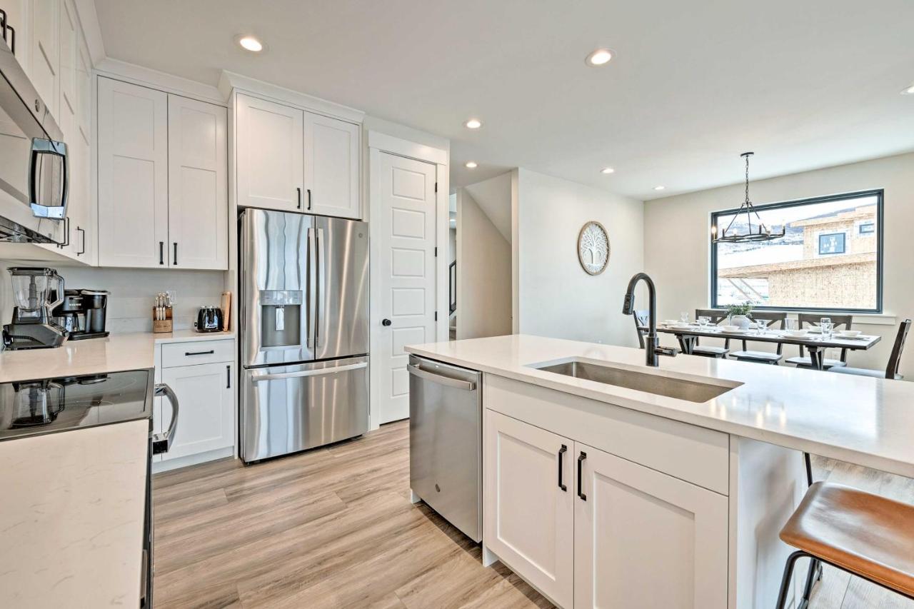 Newly-Built Lakeside Gem With Community Perks! Huntsville Luaran gambar
