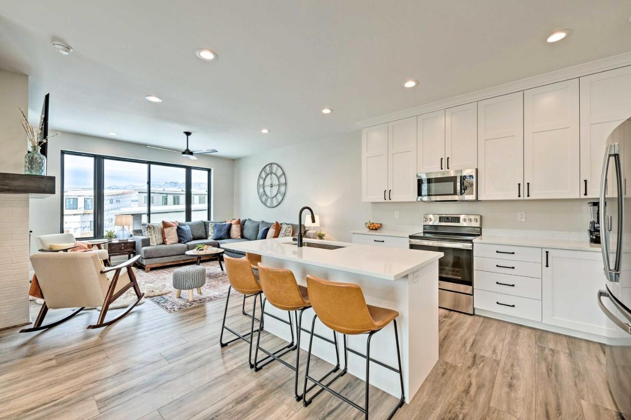 Newly-Built Lakeside Gem With Community Perks! Huntsville Luaran gambar