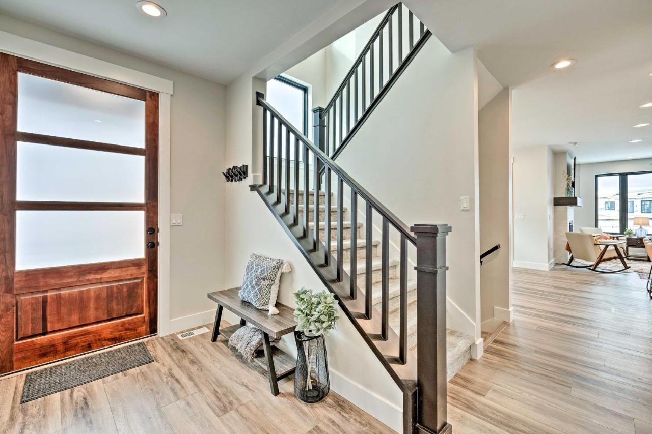 Newly-Built Lakeside Gem With Community Perks! Huntsville Luaran gambar