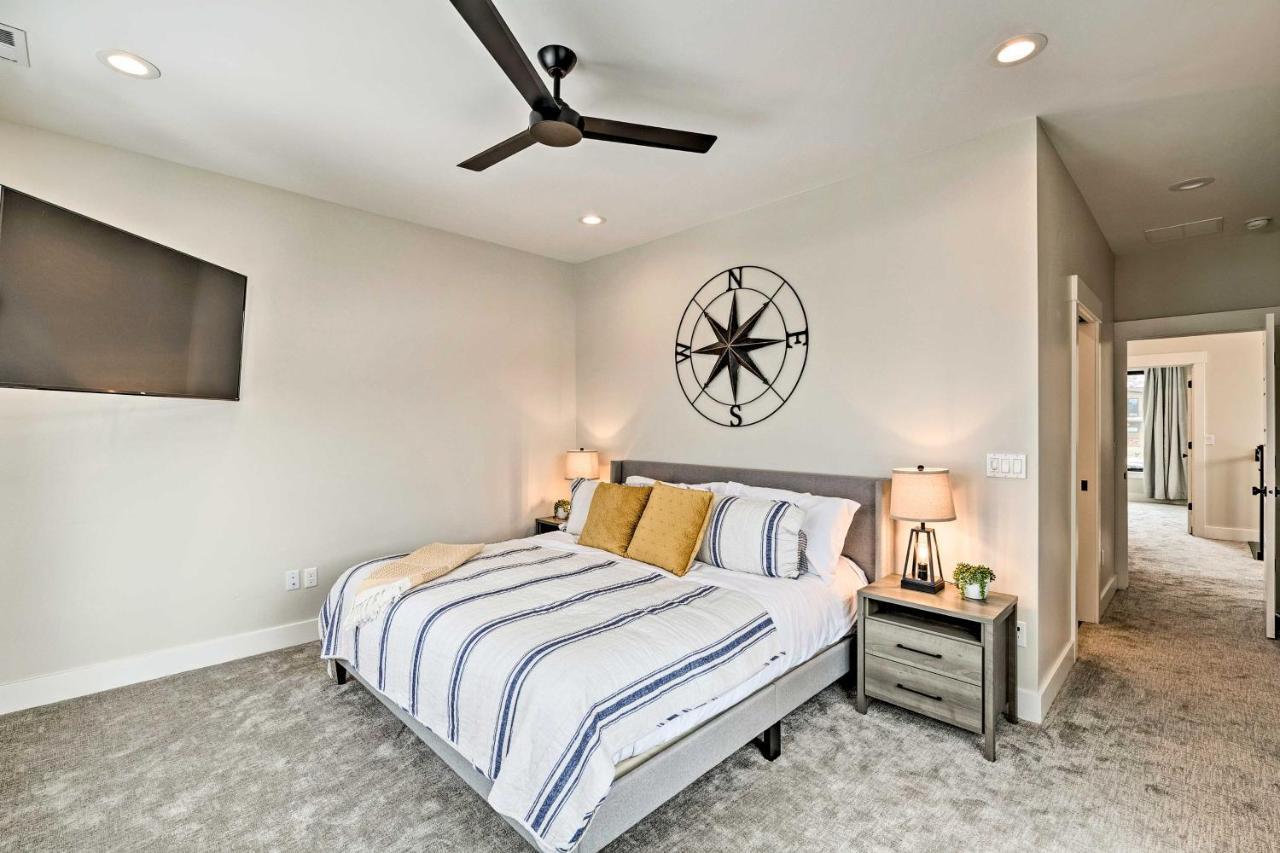 Newly-Built Lakeside Gem With Community Perks! Huntsville Luaran gambar