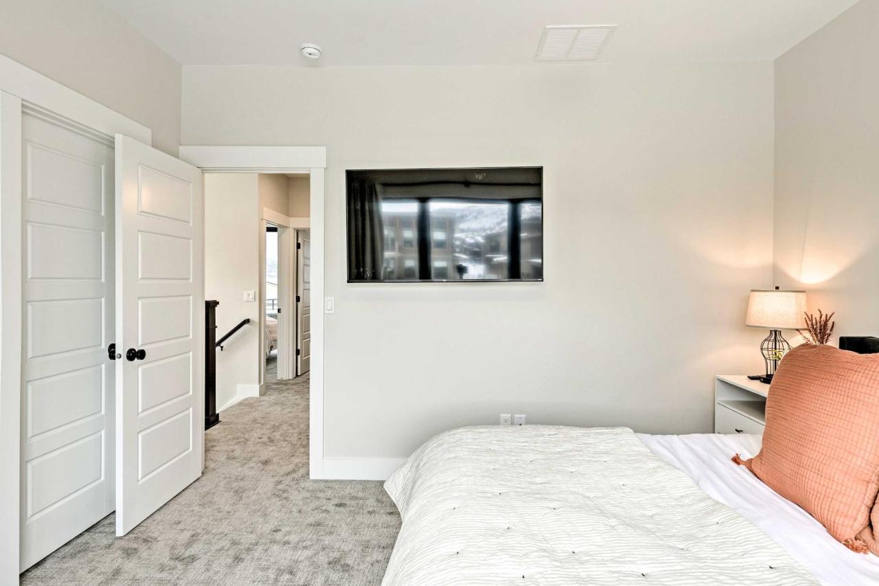 Newly-Built Lakeside Gem With Community Perks! Huntsville Luaran gambar