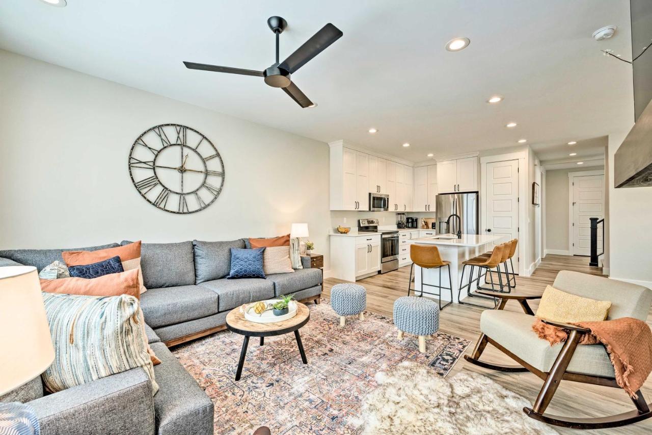 Newly-Built Lakeside Gem With Community Perks! Huntsville Luaran gambar