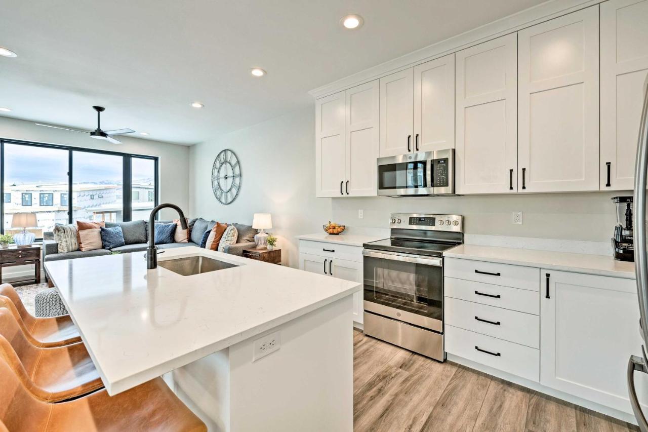 Newly-Built Lakeside Gem With Community Perks! Huntsville Luaran gambar
