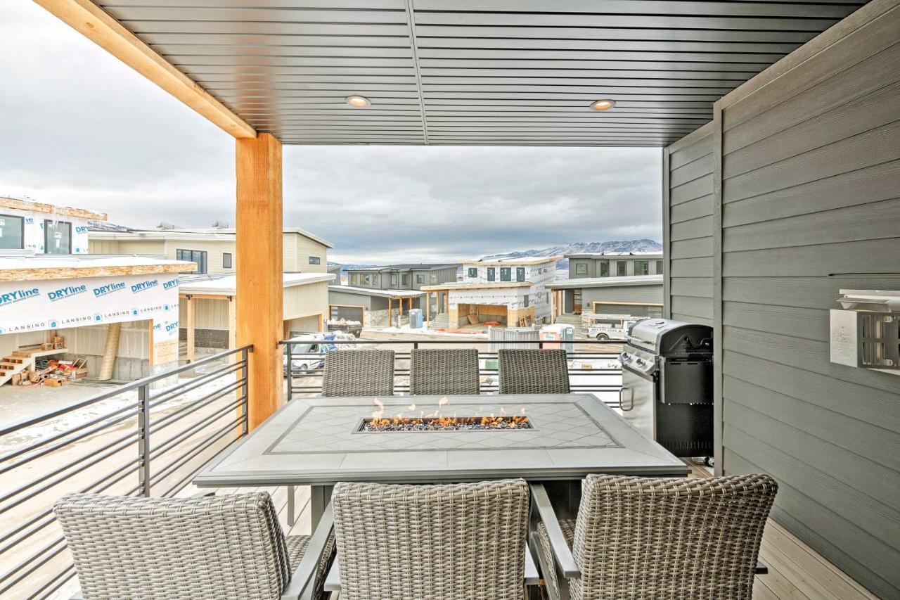 Newly-Built Lakeside Gem With Community Perks! Huntsville Luaran gambar