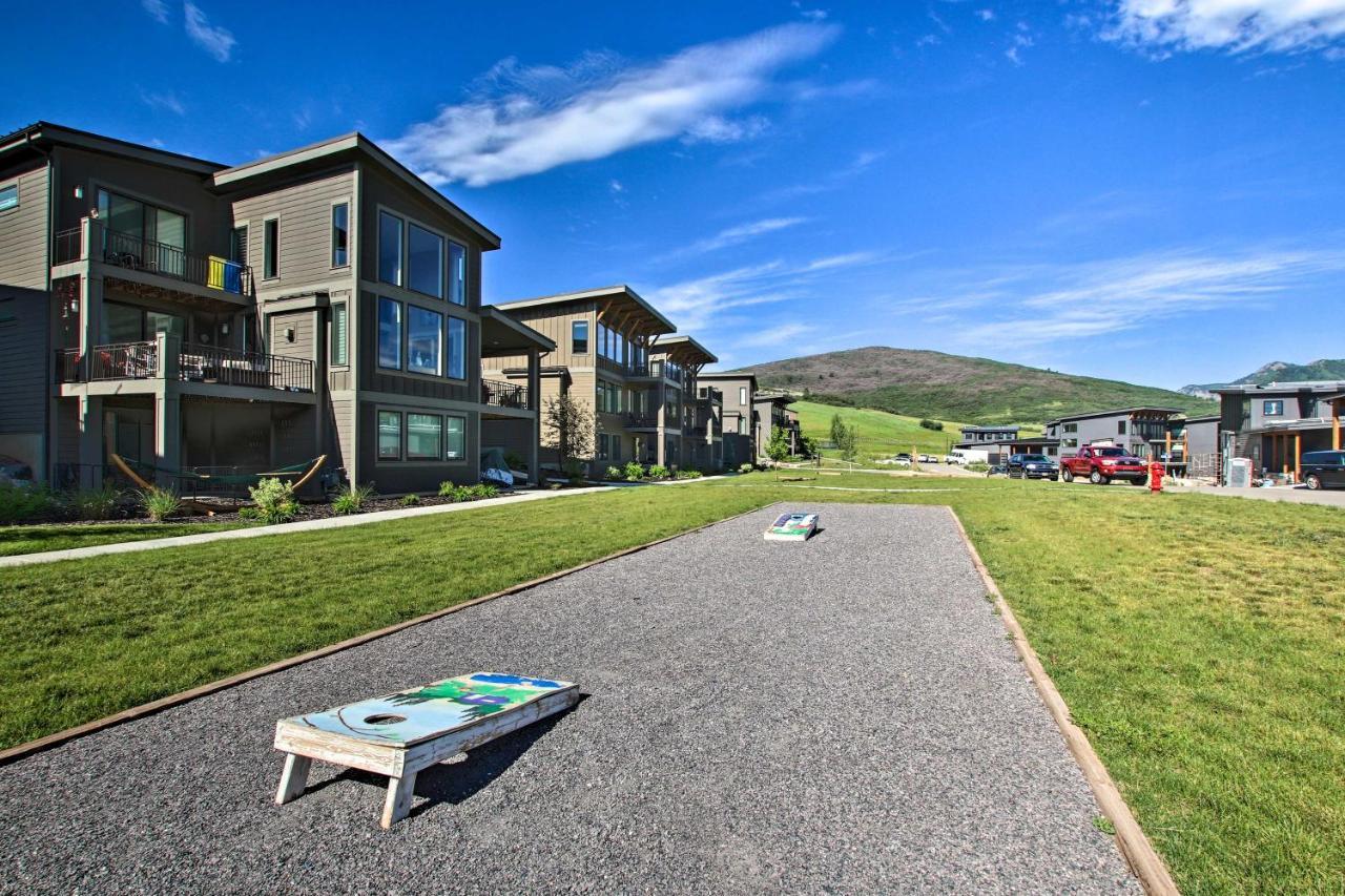 Newly-Built Lakeside Gem With Community Perks! Huntsville Luaran gambar
