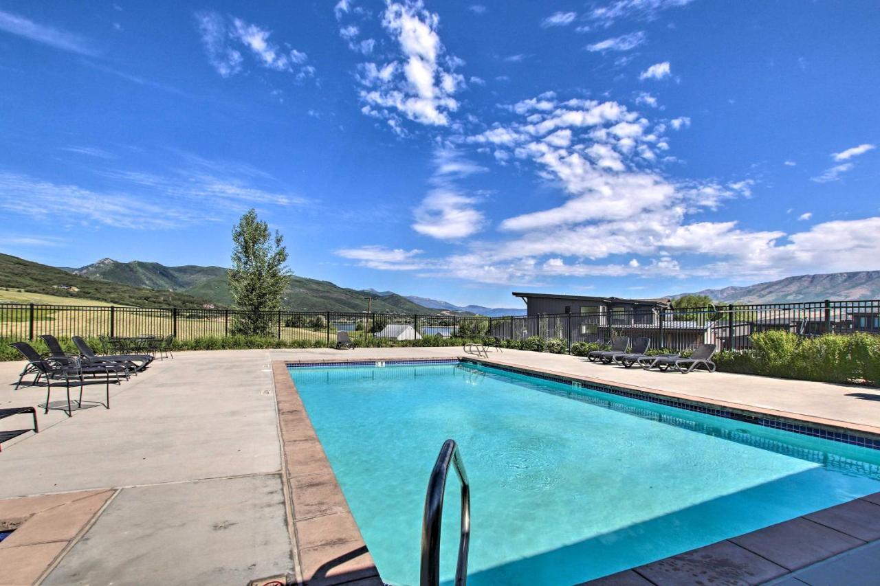 Newly-Built Lakeside Gem With Community Perks! Huntsville Luaran gambar